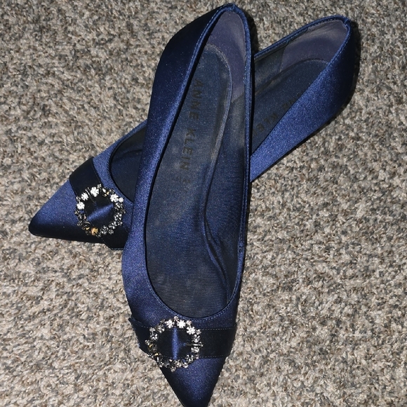 Anne Klein Women's Navy Satin Heels - Picture 1 of 1